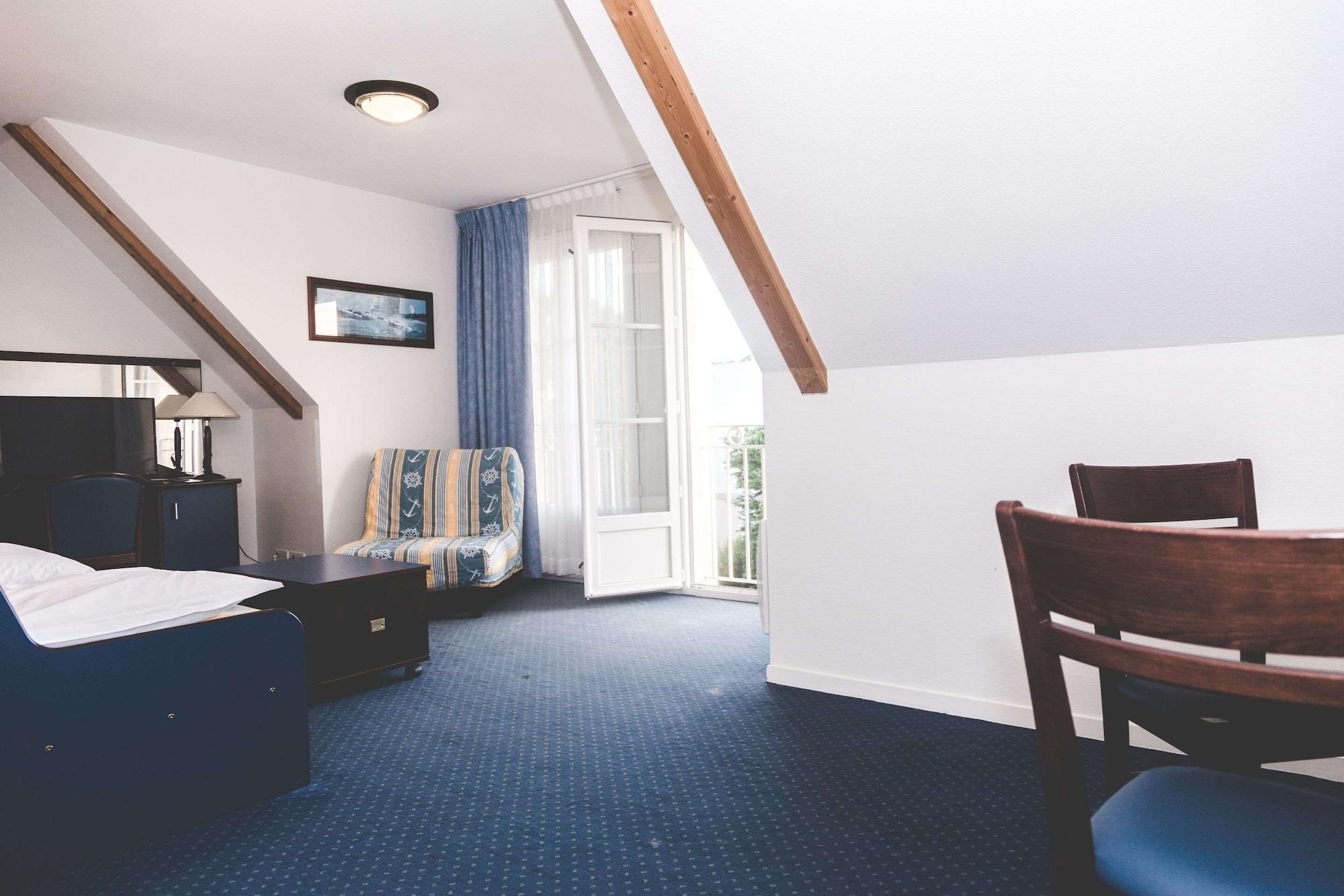 Terres De France - Appart'Hotel Ла-Рош-Позе Экстерьер фото