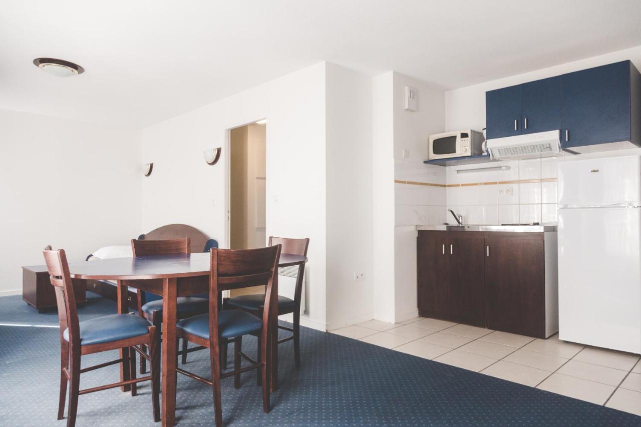Terres De France - Appart'Hotel Ла-Рош-Позе Экстерьер фото