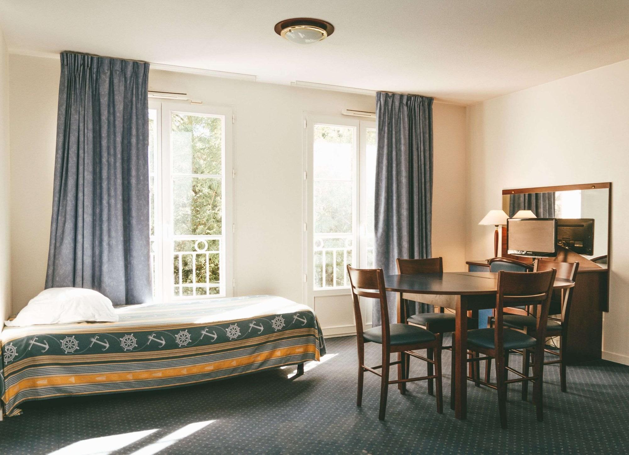Terres De France - Appart'Hotel Ла-Рош-Позе Экстерьер фото